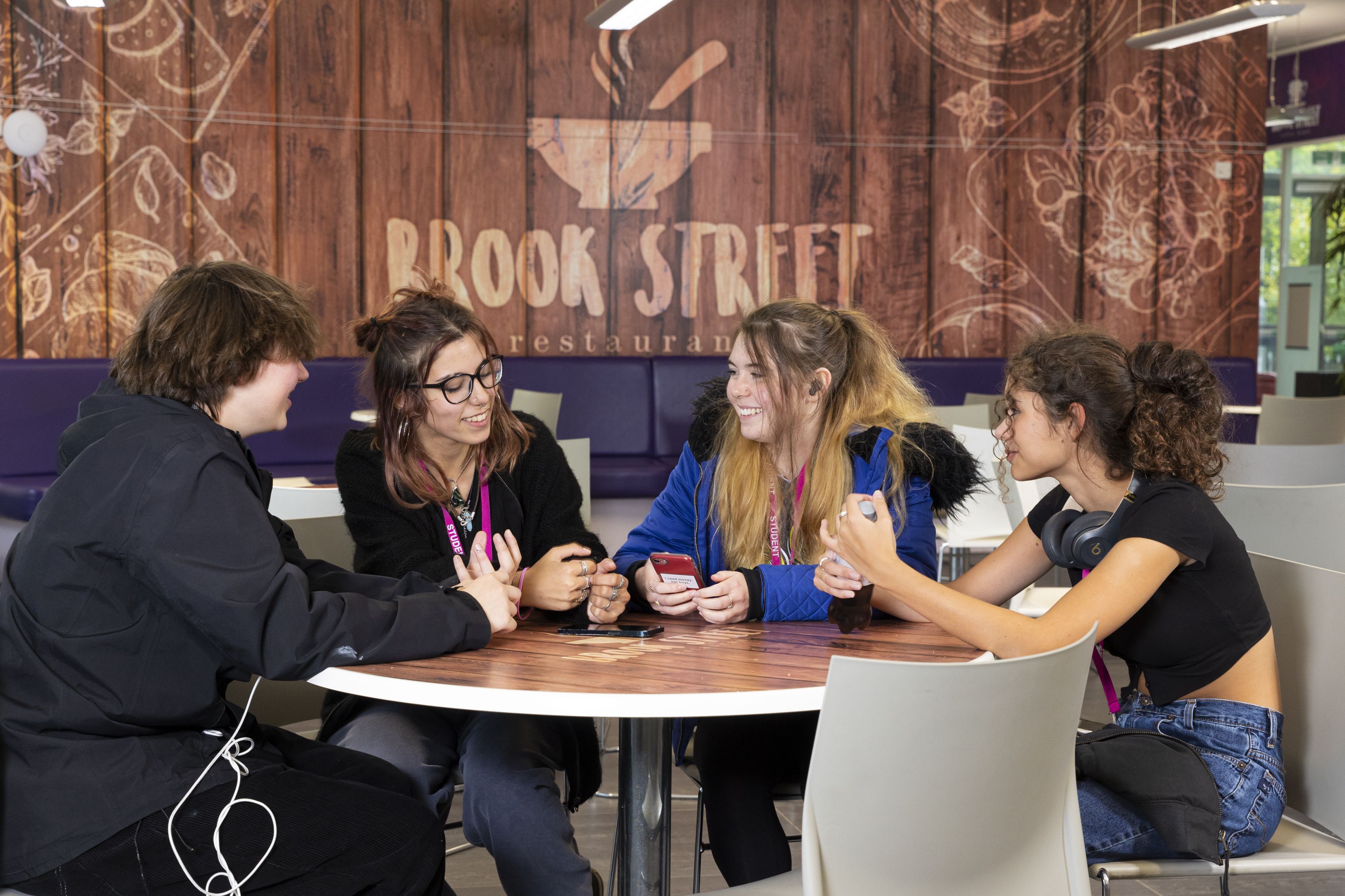 TON_LANDSCAPE_CANTEEN_CLOSEUP_GROUP_OF_STUDENTS_STTING_AT_TABLE_IN_CANTEEN_2023_001.jpg#joomlaImage://local-images/TON_LANDSCAPE_CANTEEN_CLOSEUP_GROUP_OF_STUDENTS_STTING_AT_TABLE_IN_CANTEEN